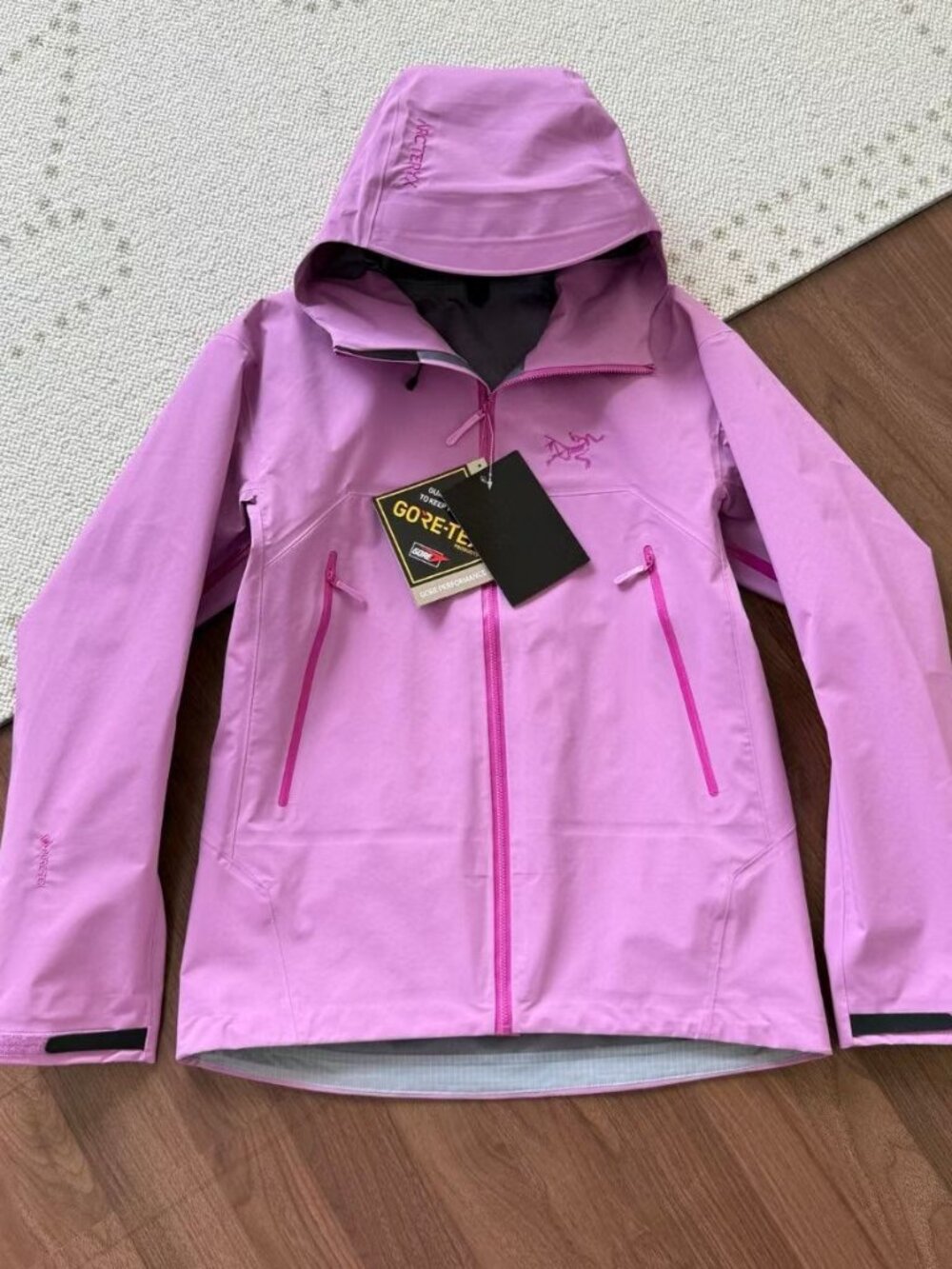 Arcteryx Beta Series Beta LT JacketHooded Hardshell Jacket, Size M